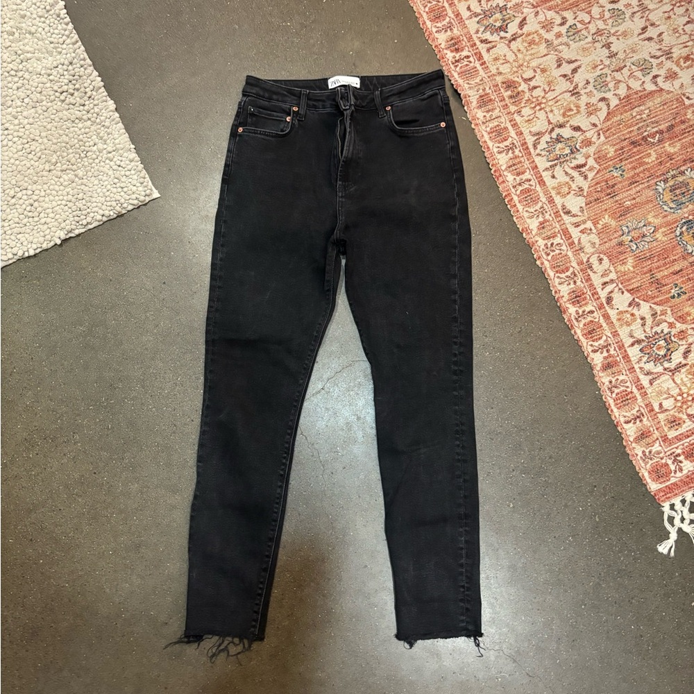 Zara Women's Black High-Waisted Jeans